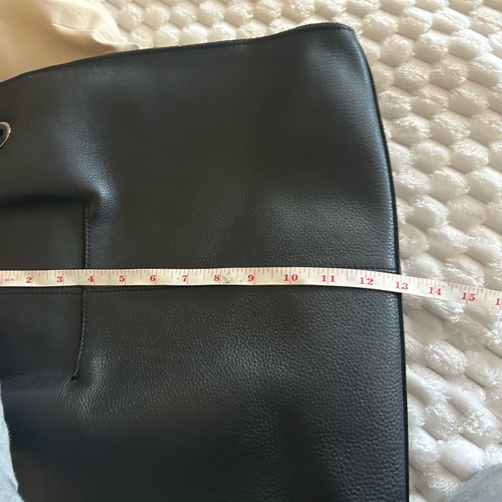 Hammitt❤️❤️Beautiful Black Hammitt  Leather  tote stunning shape. - Picture 7 of 11